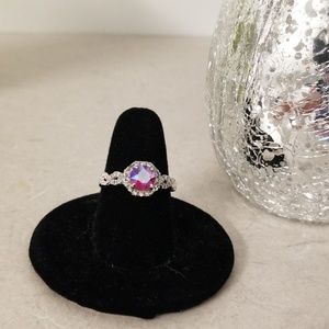 💫Beautiful ring 💎 size 7💫